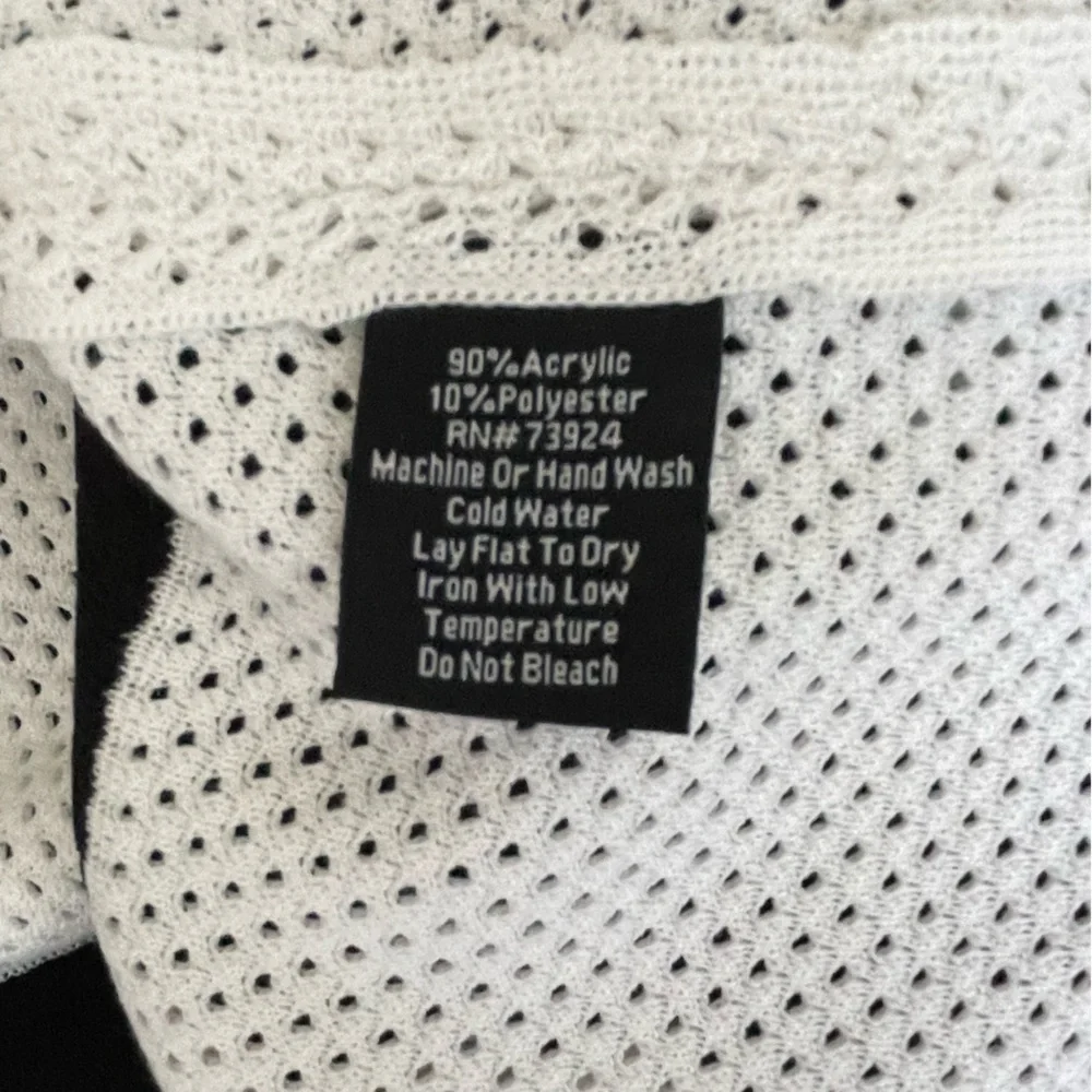 MISOOK Black and White Mesh Zip Up Blazer. Size Large - Picture 9 of 10